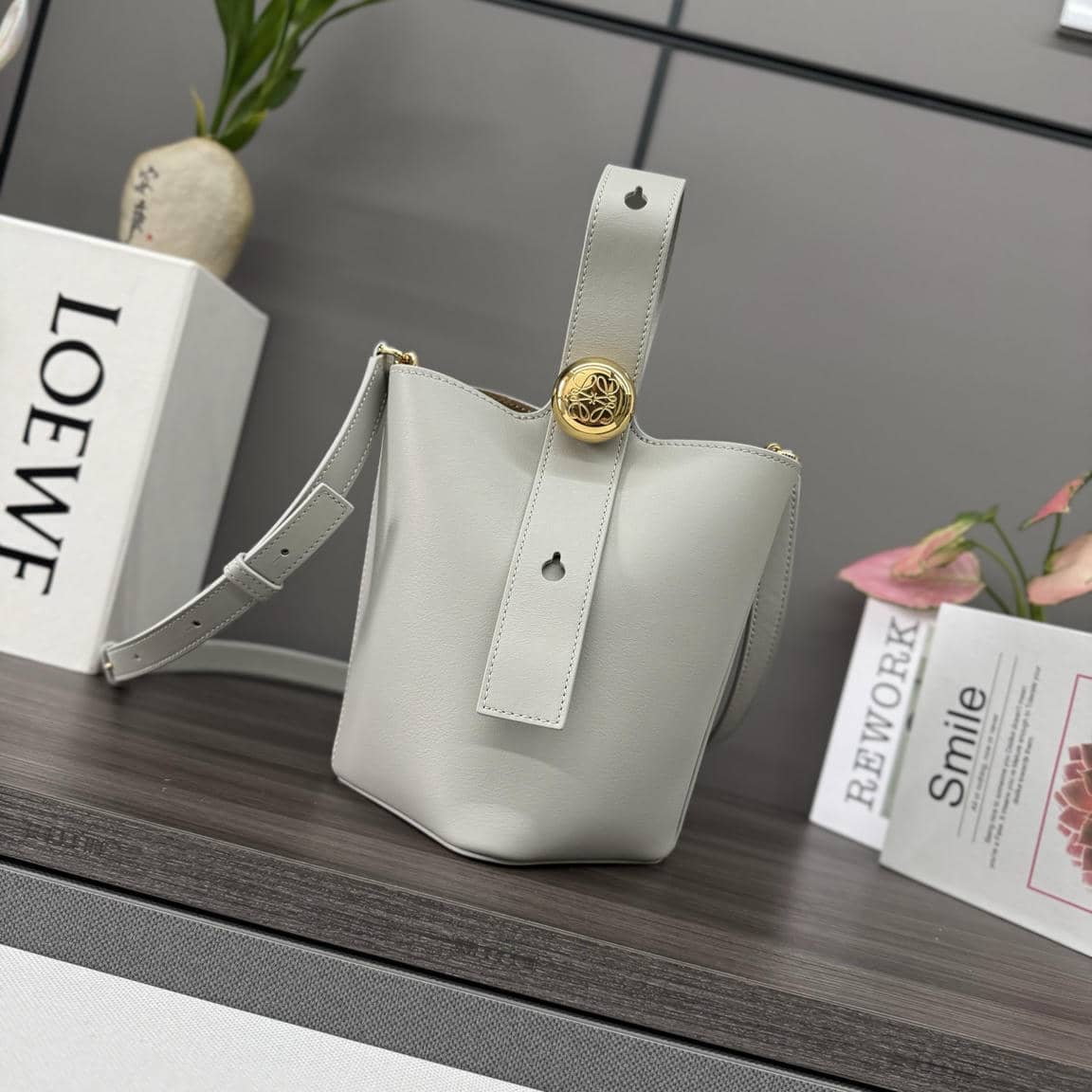 0007-New Pebble Bucket
